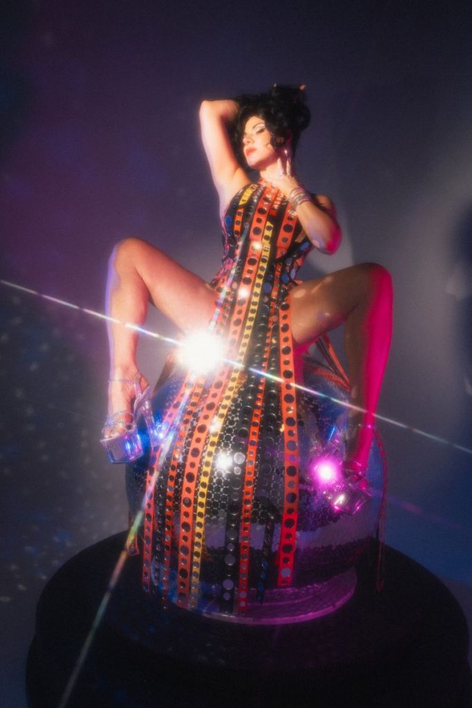 Roxi D'Lite The Bespoke Showgirl